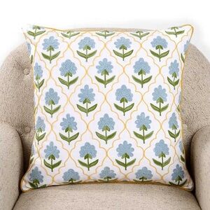 Floral Pattern Throw Pillow (cover only)